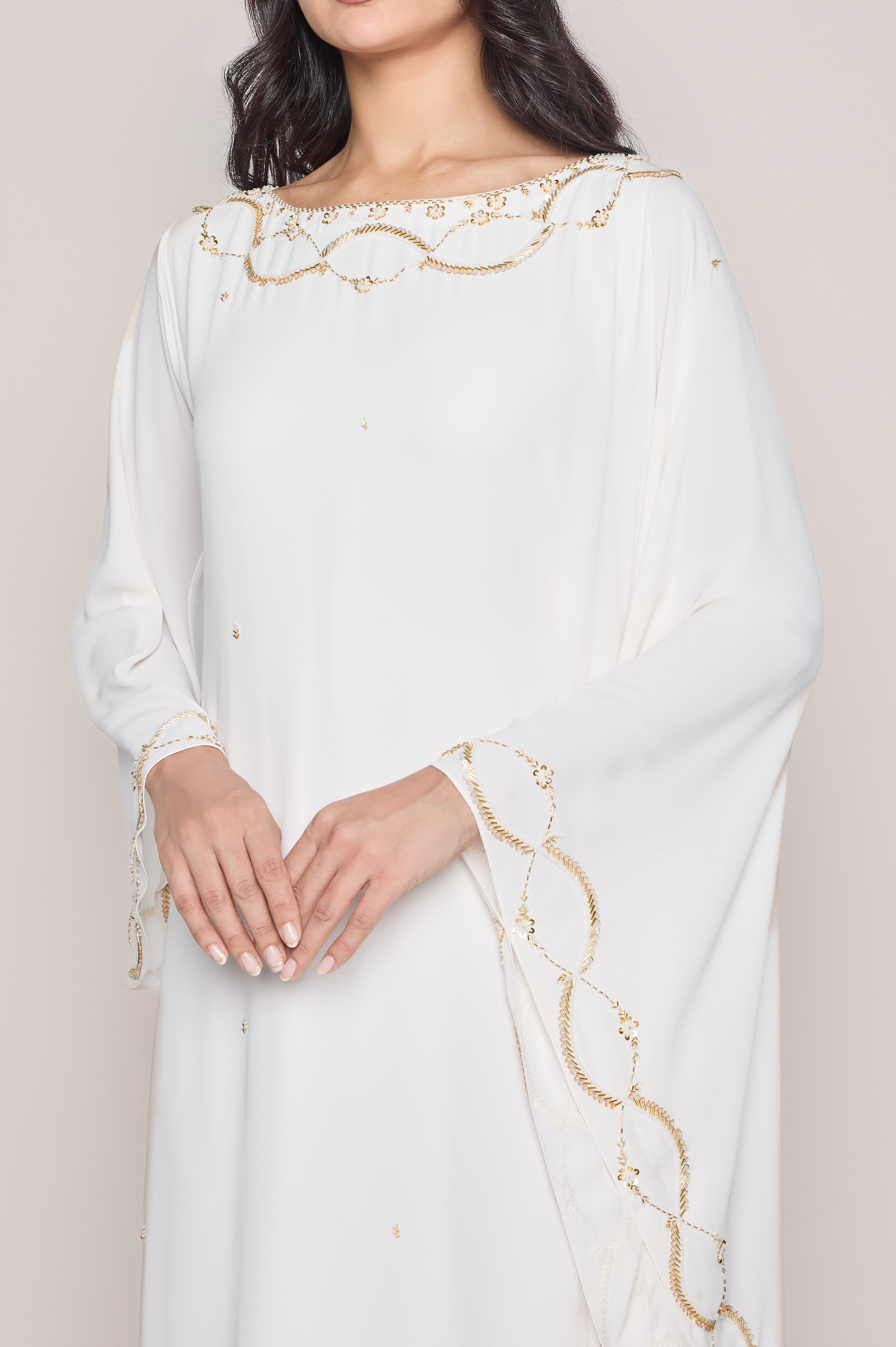 Elegant White Thoub